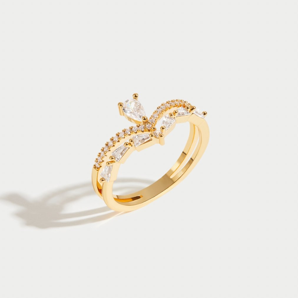 Anillo de oro de 18 quilates con cristales de lirio