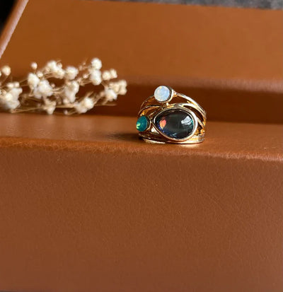 Anillo vintage de piedra lunar azul