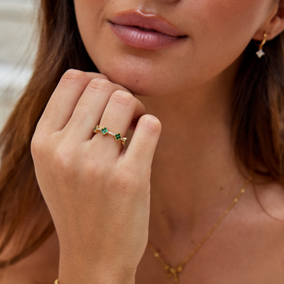 Anillo de cristal de trébol de cuatro hojas