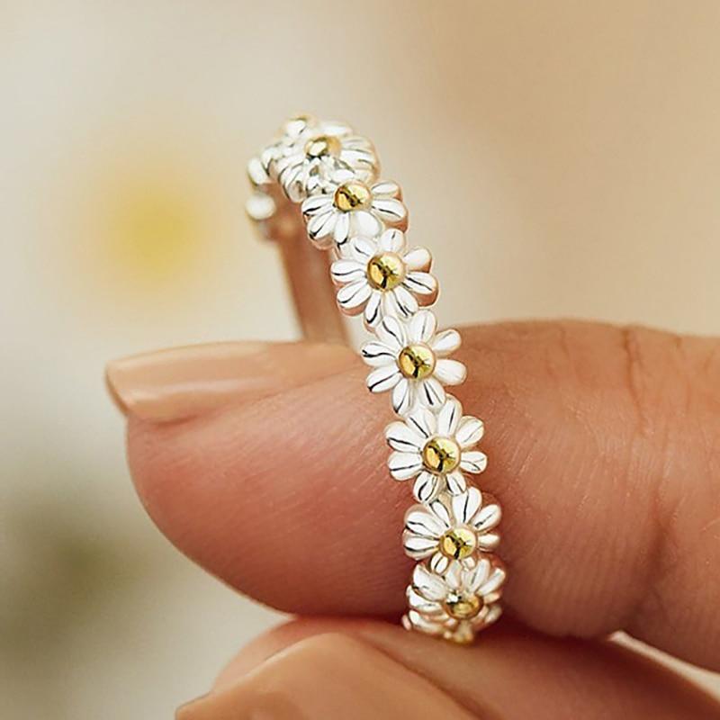 Anillo de plata ajustable con margarita