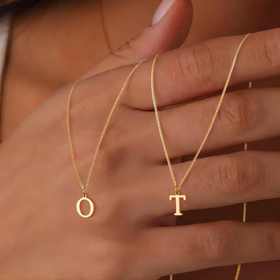 Collana con iniziali di lettere d'amore
