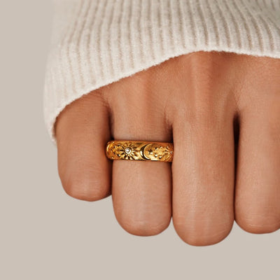 Anillo de oro azul cielo