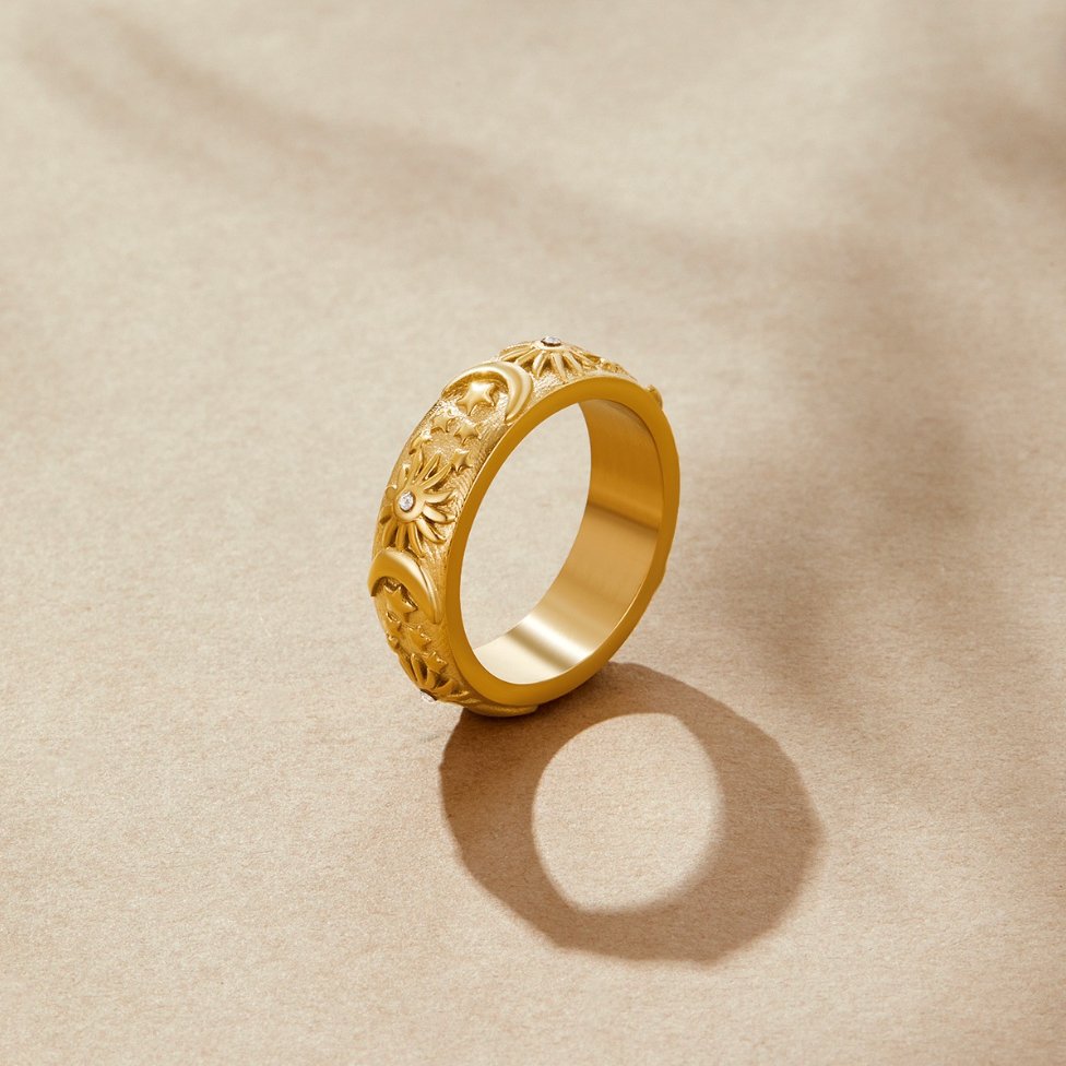 Anillo de oro azul cielo