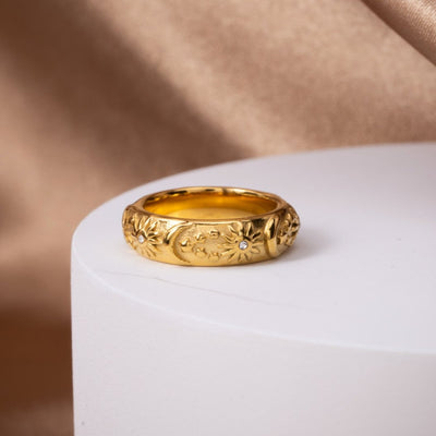 Anillo de oro azul cielo