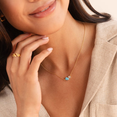 Collar con piedra de nacimiento de cristal