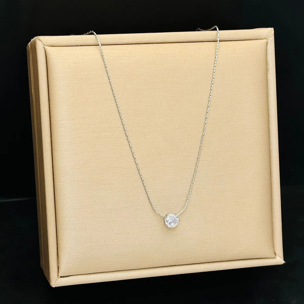 Collar de piedra moissanita Cléa