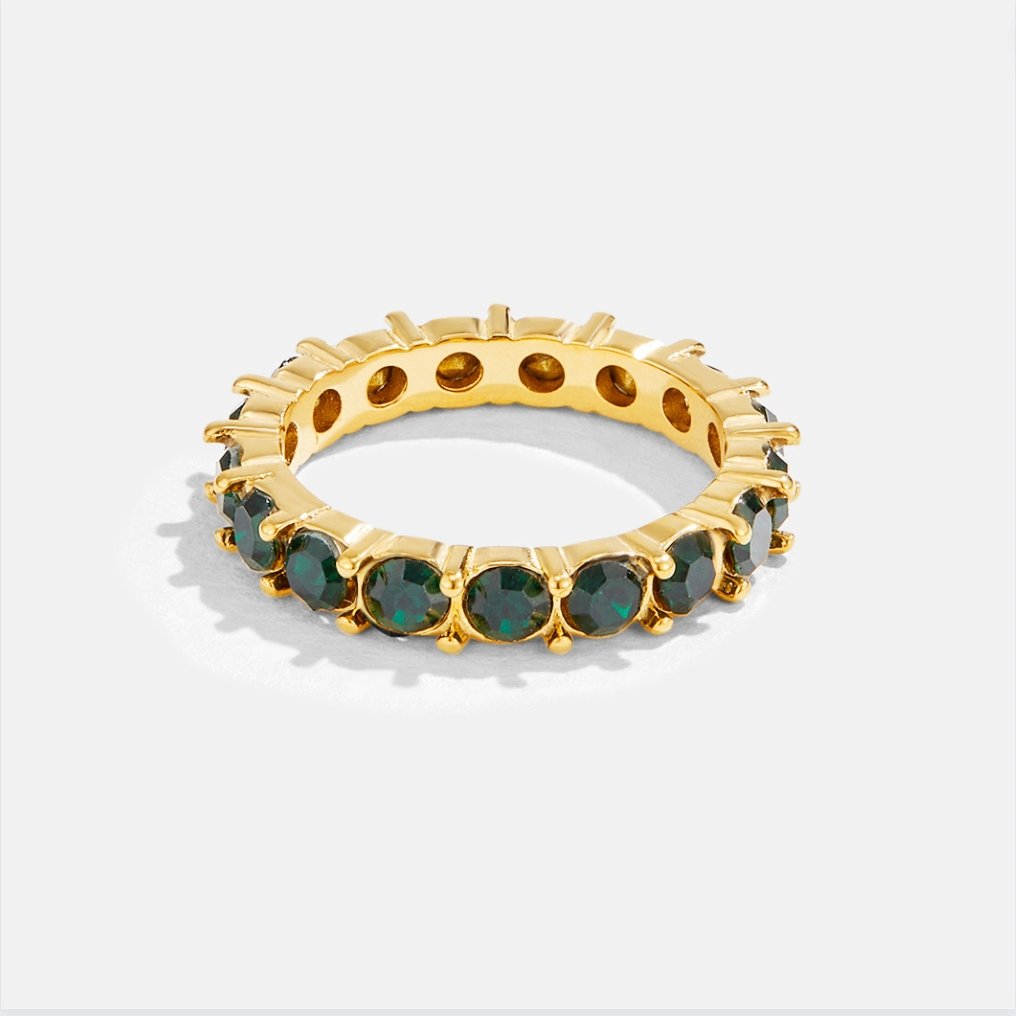 Anillo de cristal con belleza esmeralda