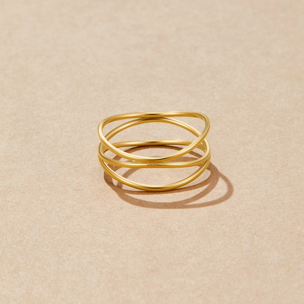 Anillo de bucle infinito en oro