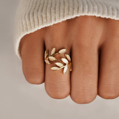 Anillo de hoja de oro