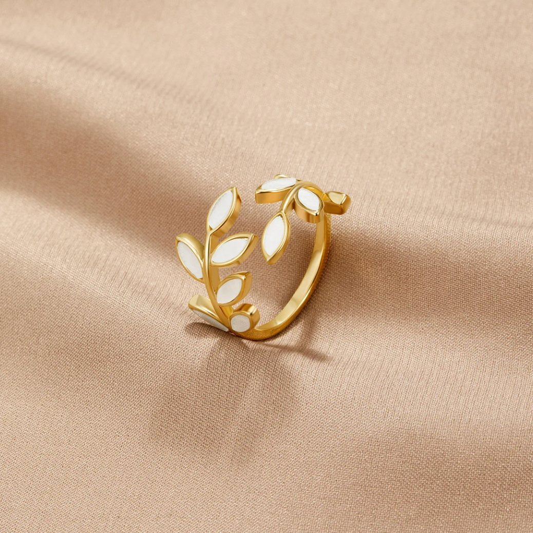 Anillo de hoja de oro