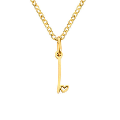 Collar con letra en forma de corazón de oro