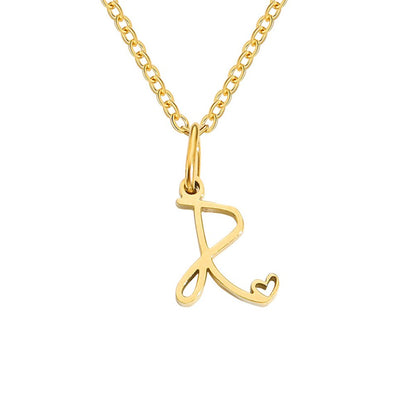 Collar con letra en forma de corazón de oro