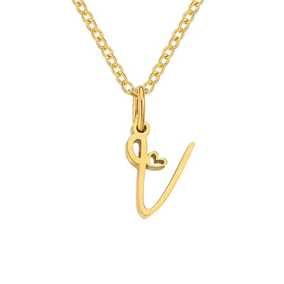 Collar con letra en forma de corazón de oro