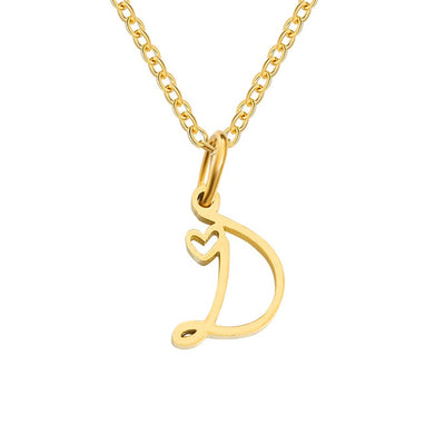 Collar con letra en forma de corazón de oro