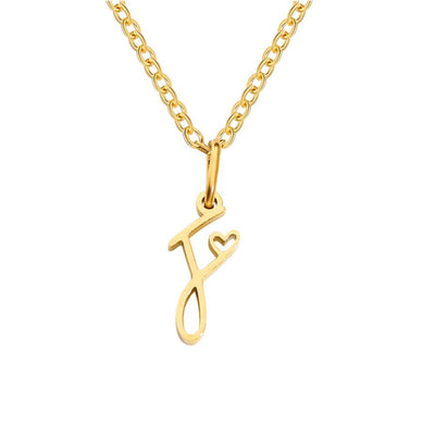 Collar con letra en forma de corazón de oro