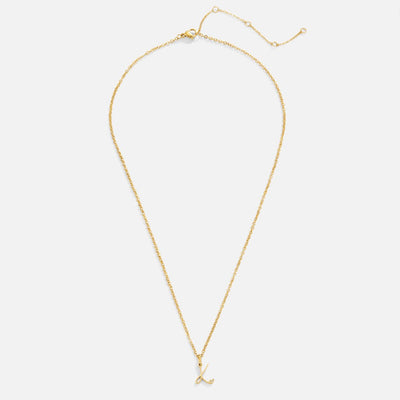 Collar con letra en forma de corazón de oro