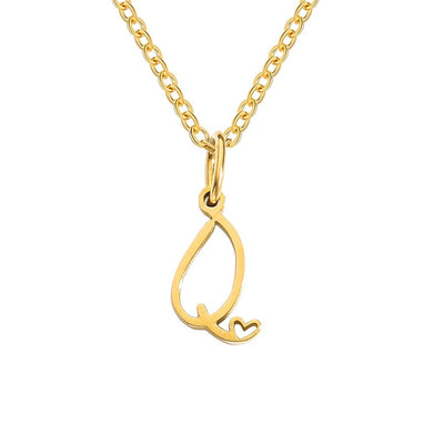 Collar con letra en forma de corazón de oro