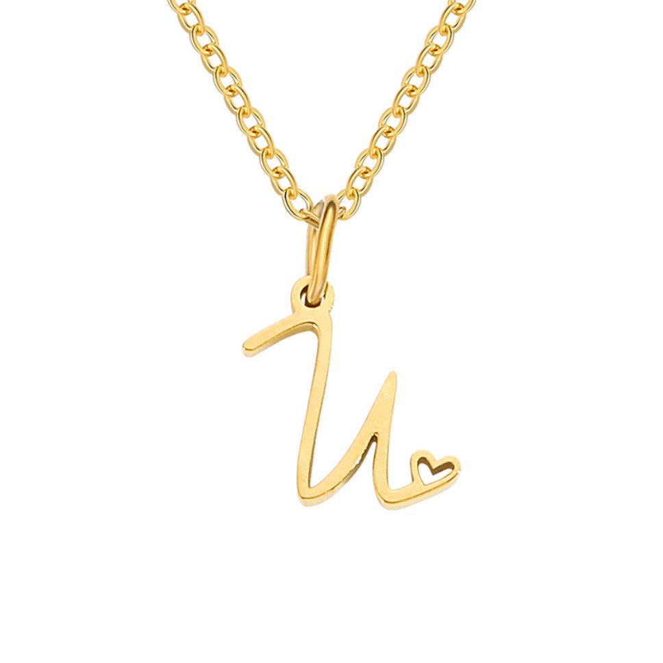 Collar con letra en forma de corazón de oro