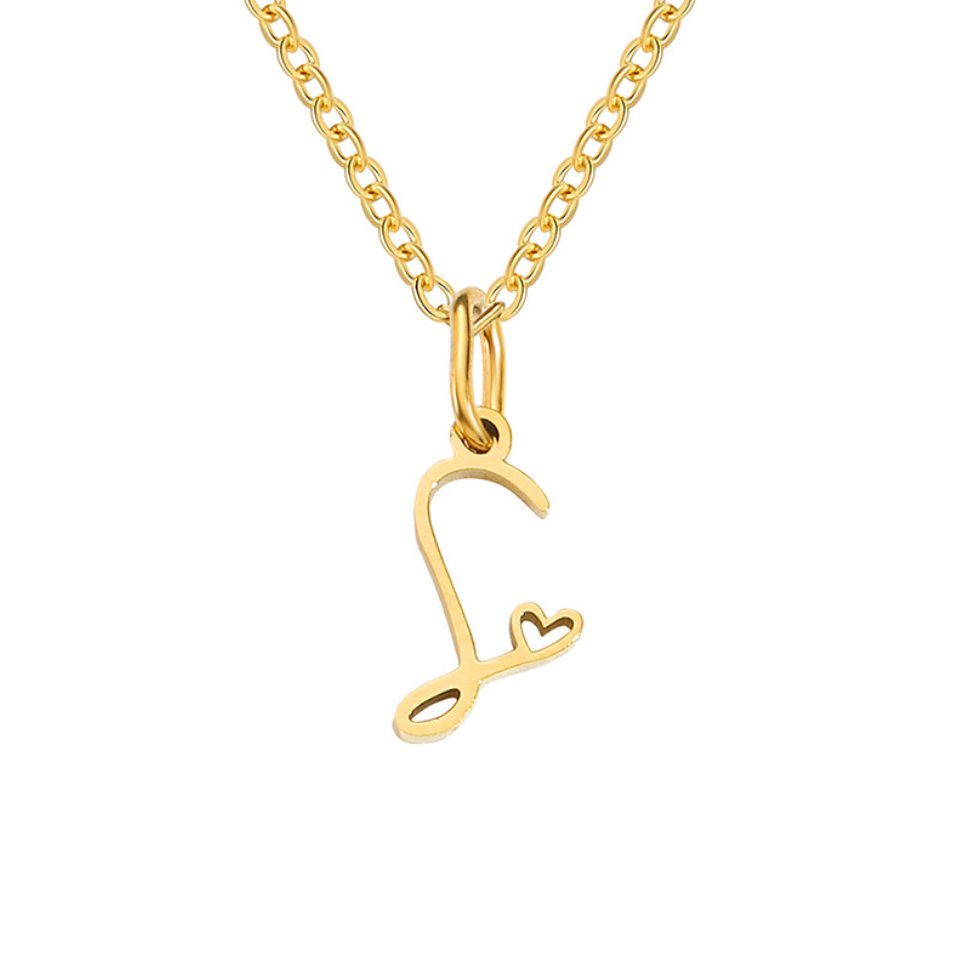 Collar con letra en forma de corazón de oro