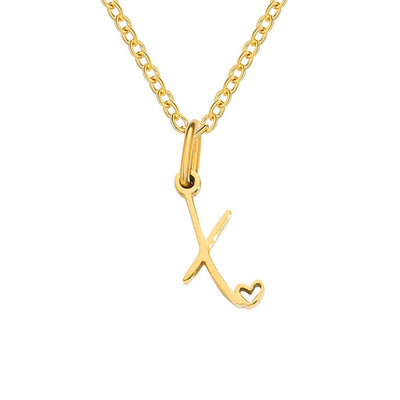 Collar con letra en forma de corazón de oro