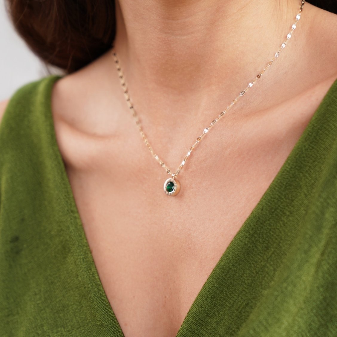 Collar de cristal verde Atenea