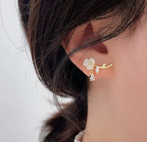 Pendientes de flores de cristal blanco