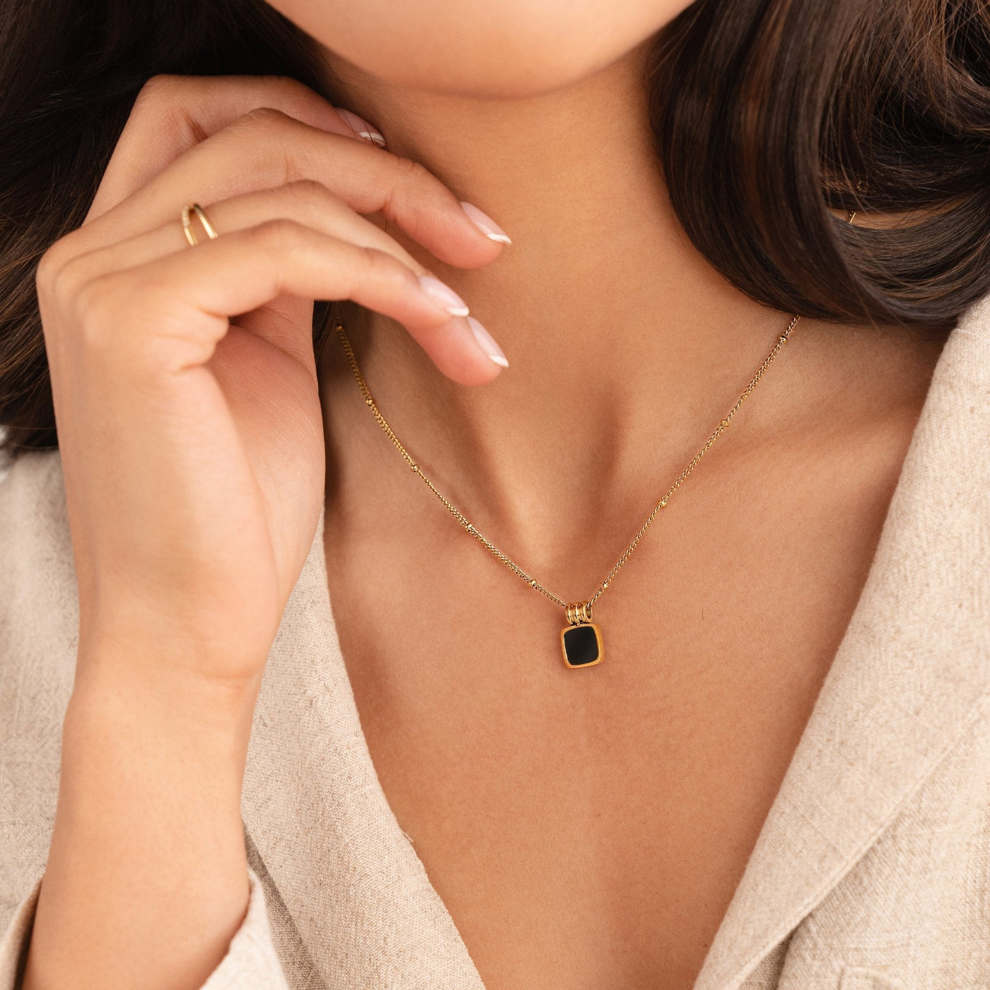 Collar colgante Lucía Black
