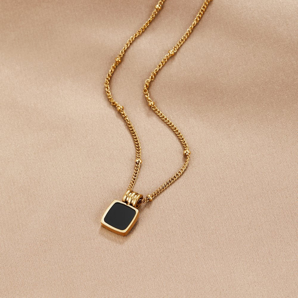 Collar colgante Lucía Black