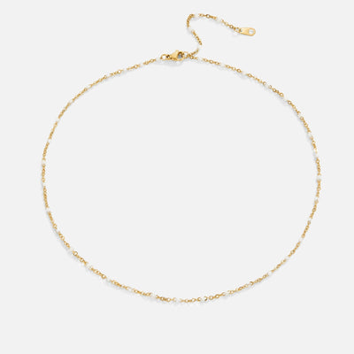 Collar de cuentas blancas Mila