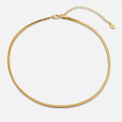 Collar dorado con cadena de serpiente Sarya