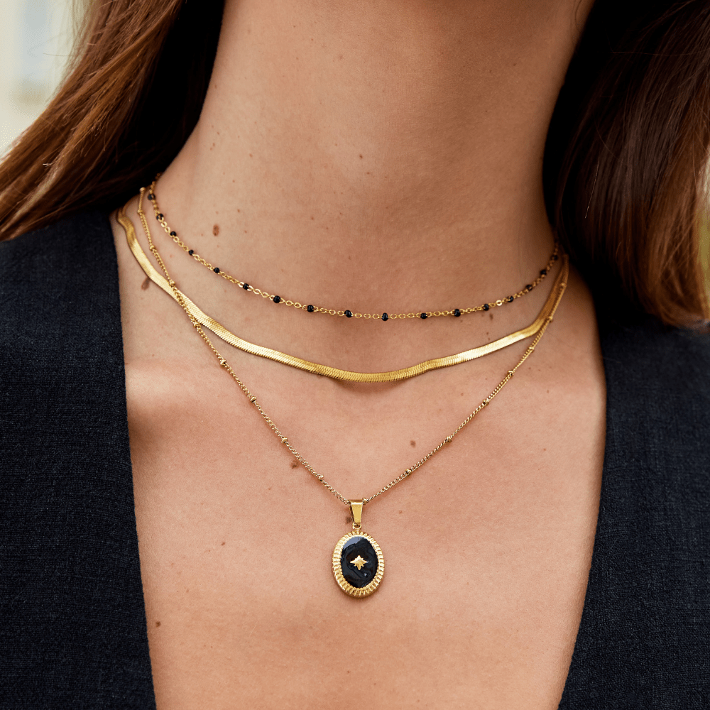 Collar dorado con cadena de serpiente Sarya