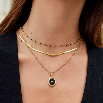 Collar dorado con cadena de serpiente Sarya