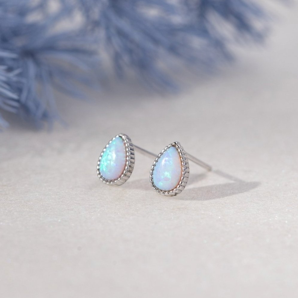 Pendientes de plata con piedra de ópalo en forma de gota