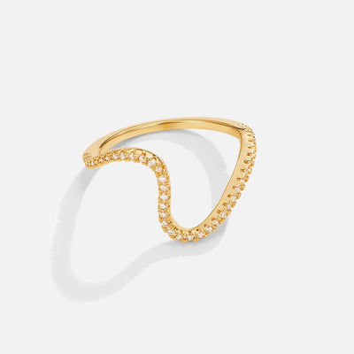 Anillo de cristal con curva en espiral
